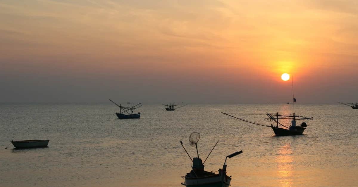 មកបម្រើ​គេវិញ