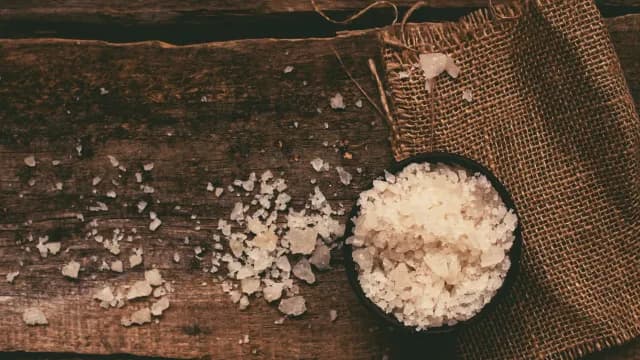 មាន​អំបិល​នៅ​ក្នុង​ខ្លួន
