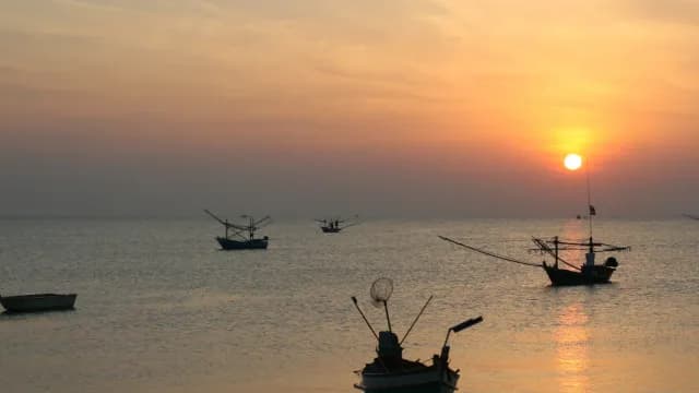 មកបម្រើ​គេវិញ