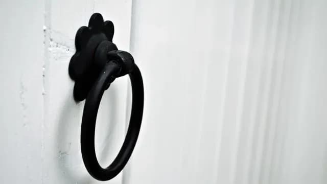 មាត់ទ្វារ