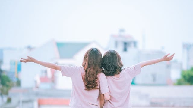 ​គាត់​ខ្ទើយ