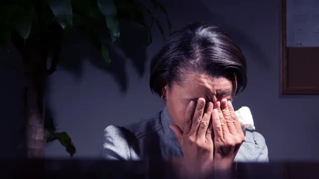 បែក​ចេញ​ពី​ដំណឹងល្អ